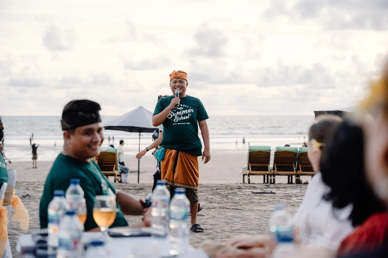 The welcome dinner on the beach