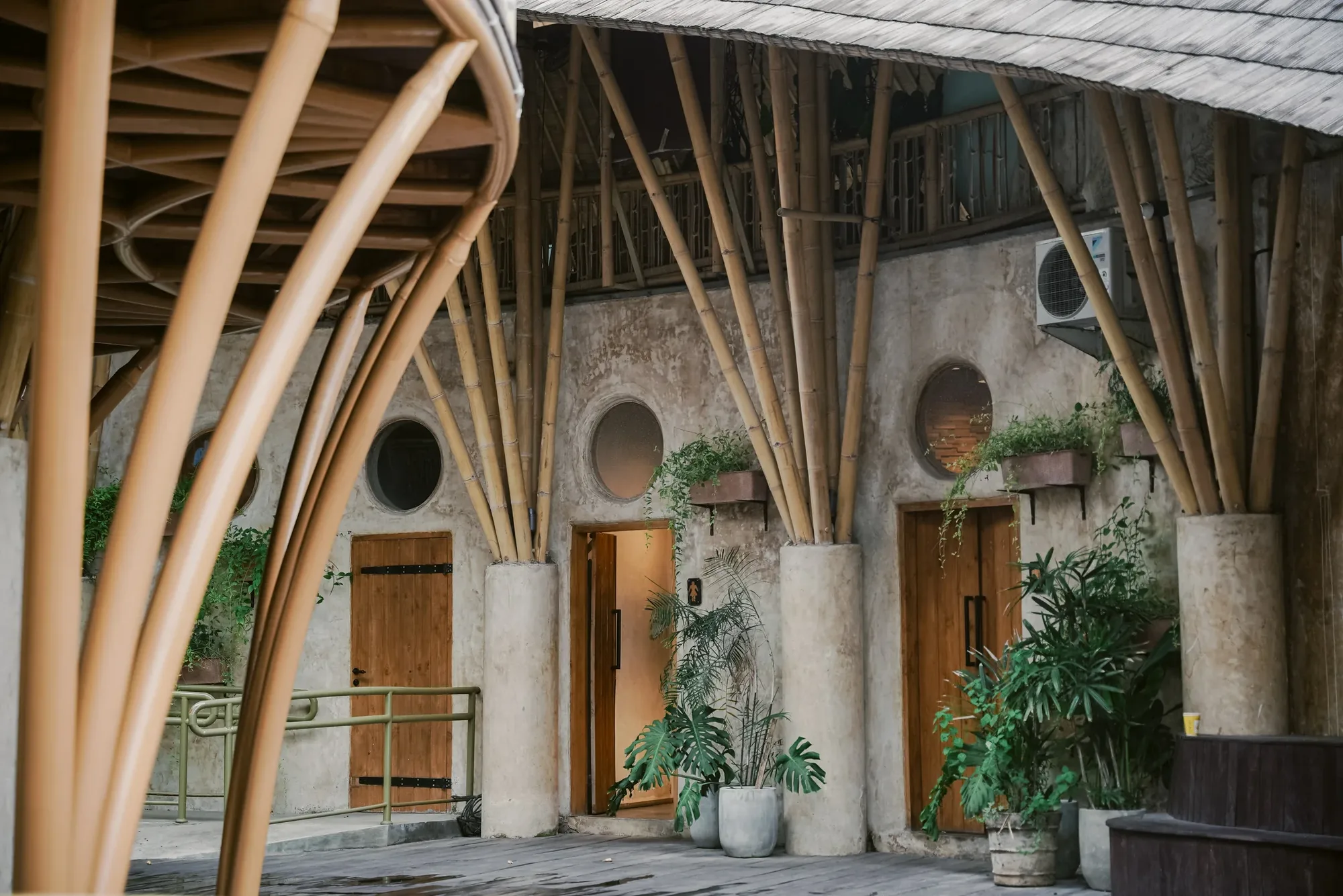 Bamboo colonnade and courtyard architecture at Nuanu