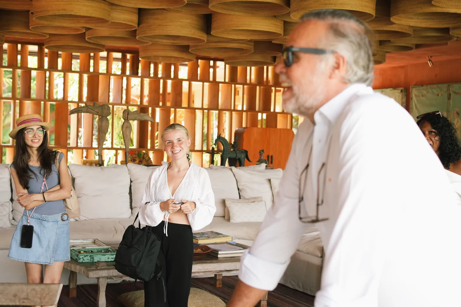 Tropical villa tour with Felipe Gonzalez